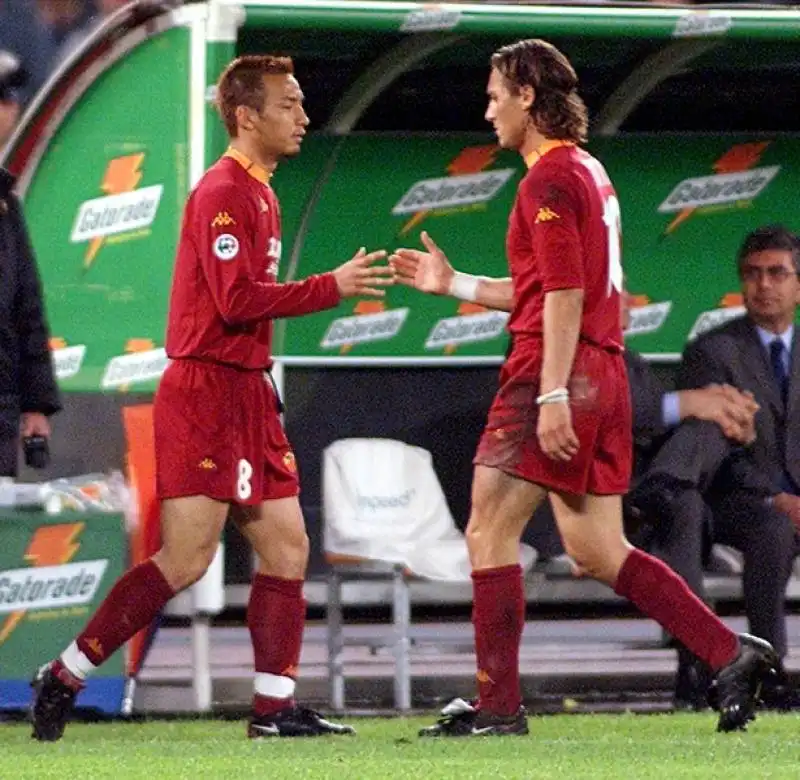 nakata entra al posto di totti juve roma 2001