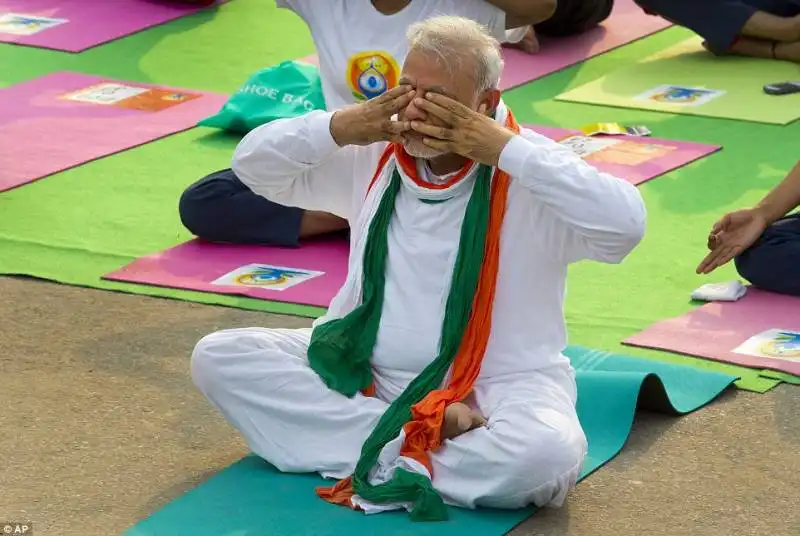 narendra modi giornata mondiale dello yoga 2015  7