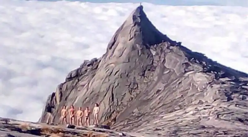 nudisti su monte kinabalu