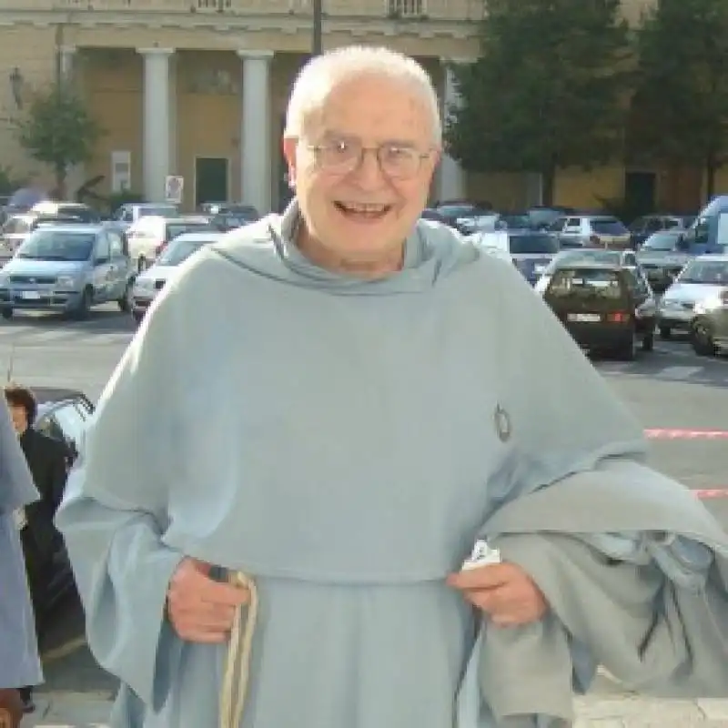 PADRE STEFANO MANELLI