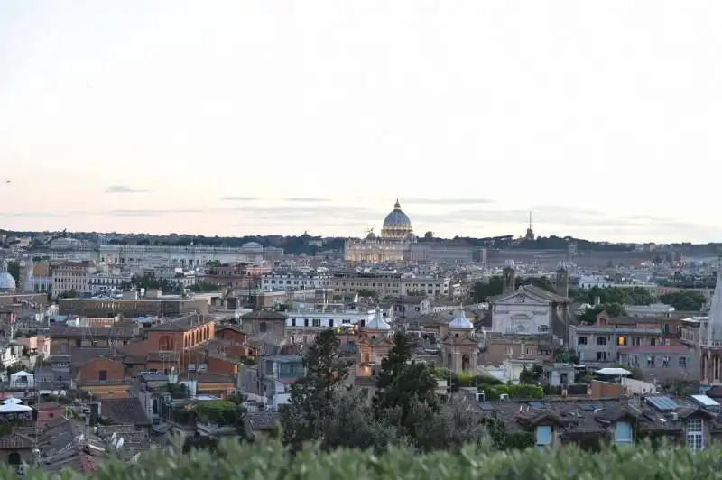 panorama di roma da villa medici (2)