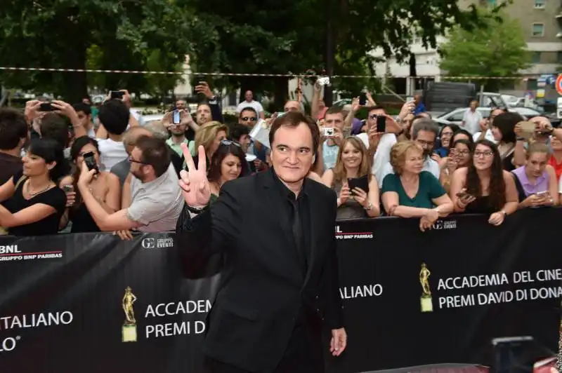 quentin tarantino saluta i fan