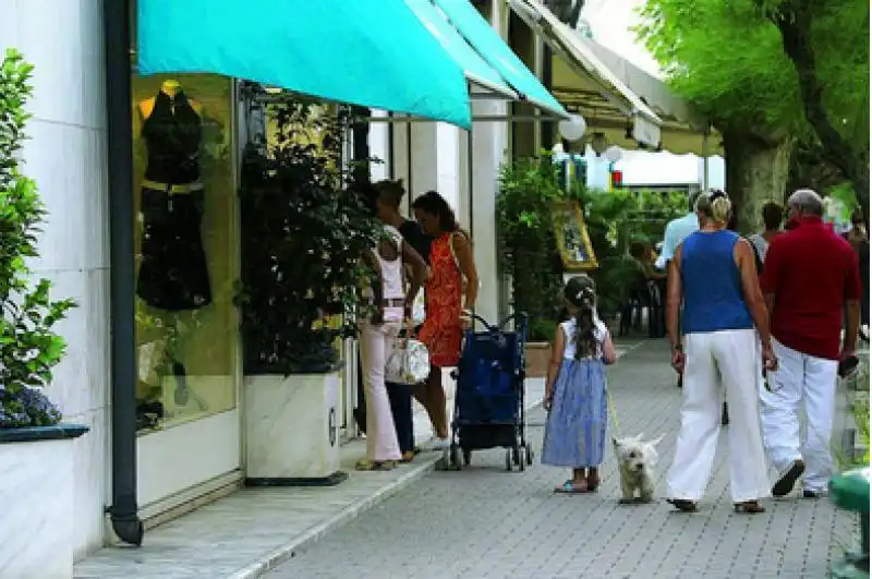 SHOPPING FORTE DEI MARMI