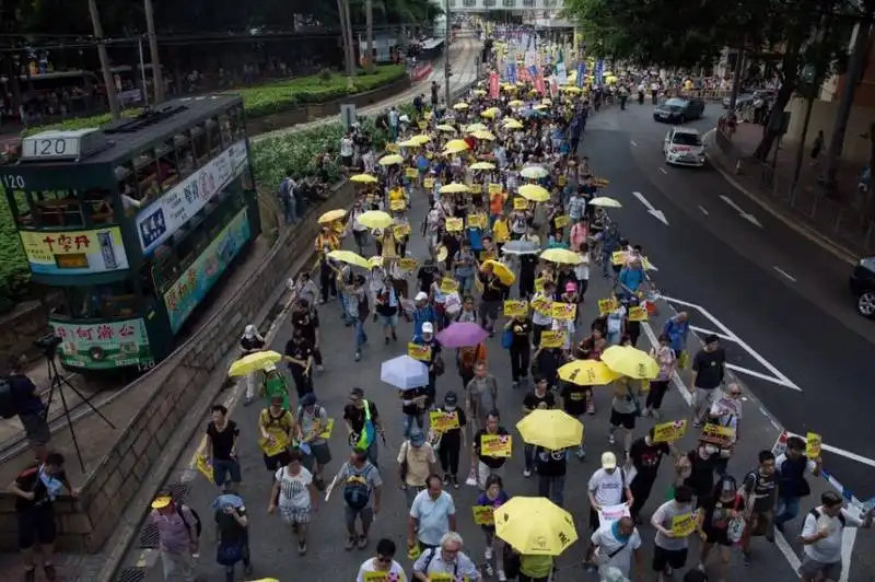 tornano le proteste a hong kong  10