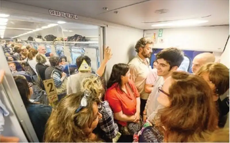 TRENO CARRO BESTIAME TORINO CUNEO