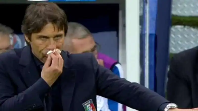 antonio conte sangue post gol  3