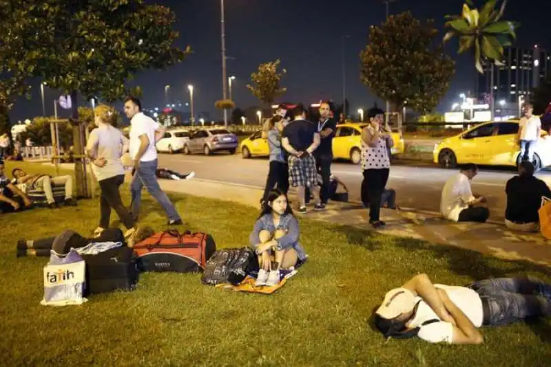 attentato all aeroporto di istanbul 3