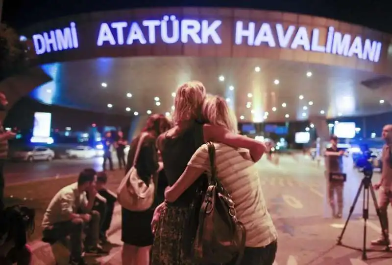 attentato all aeroporto di istanbul