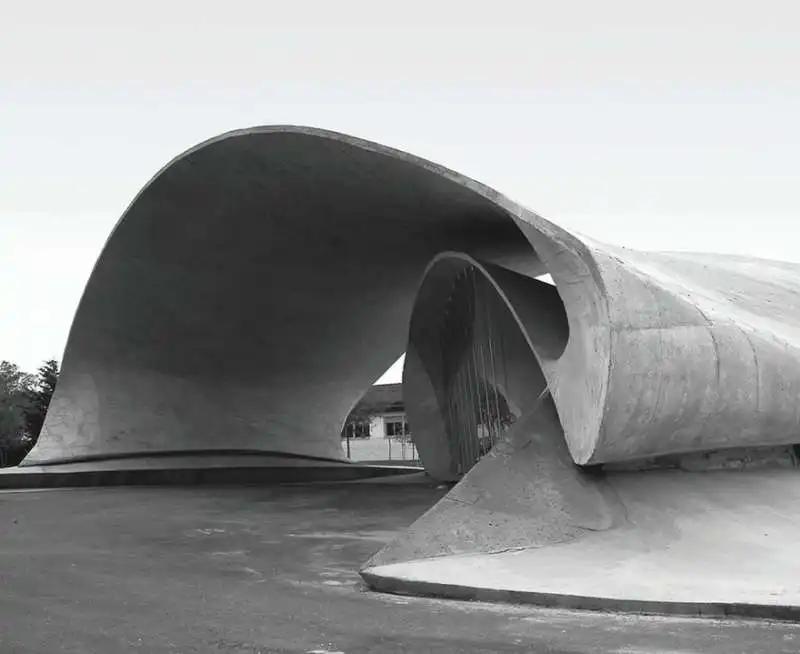 caceres bus station in spagna