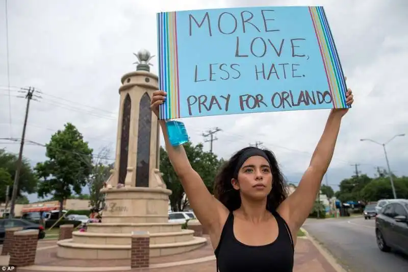 dolore per la strage di orlando  4