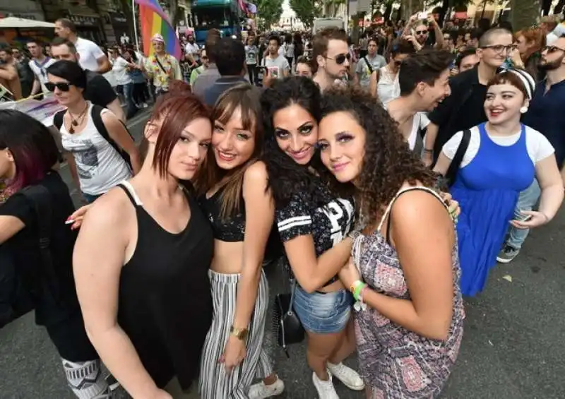 fanciulle al pride (2)