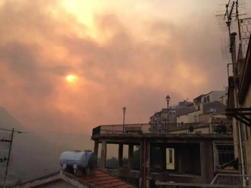 fiamme provincia palermo