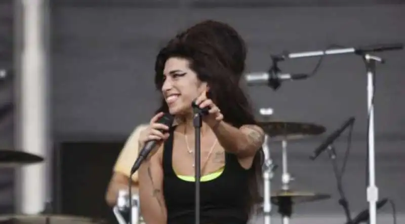 IL BEEHIVE DI AMY WINEHOUSE