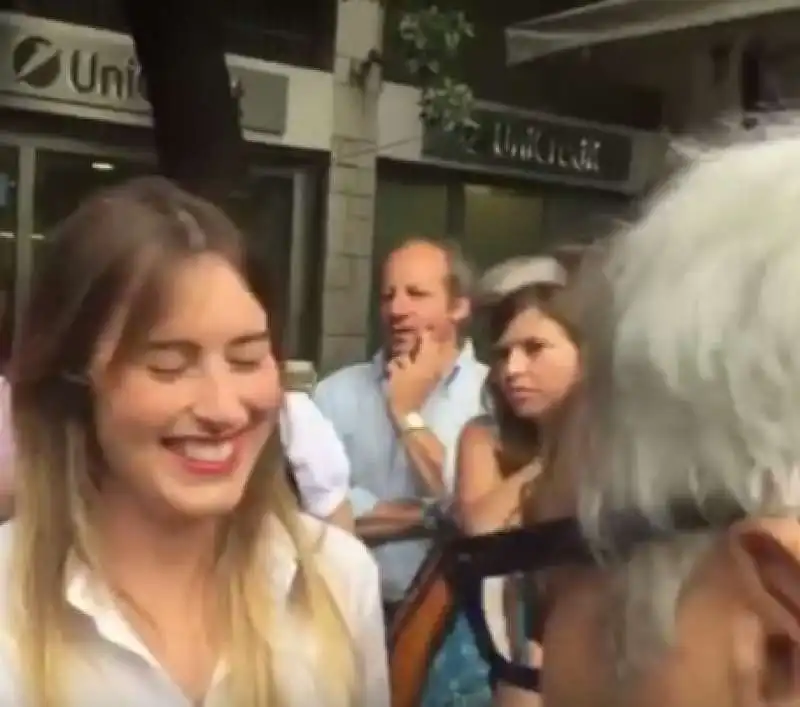 maria elena boschi tra i banchetti pro giachetti all eur  3