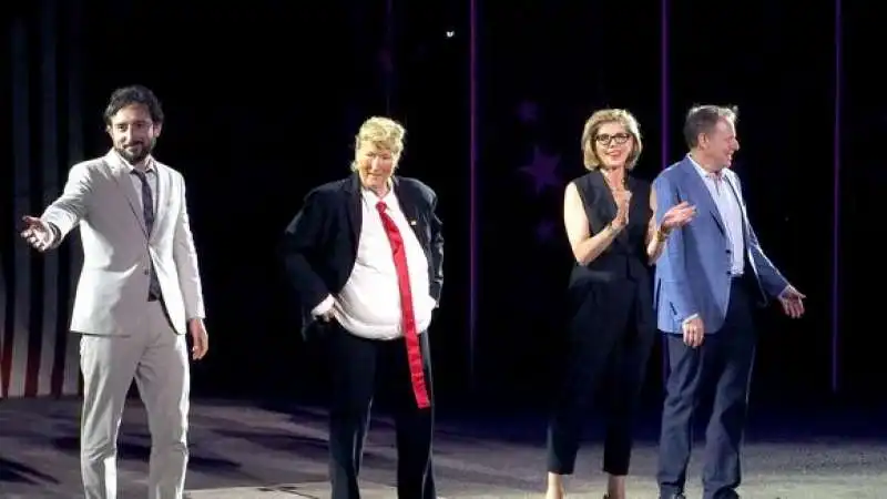 MERYL STREEP COME DONALD TRUMP
