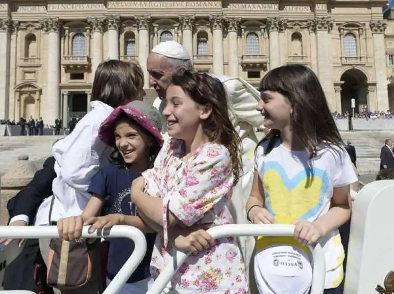 PAPA BERGOGLIO CONVIVENZA