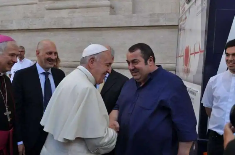 Papa Francesco e Johnny Micalusi 