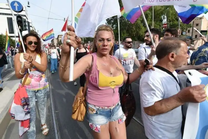 partecipanti al pride di roma (10)