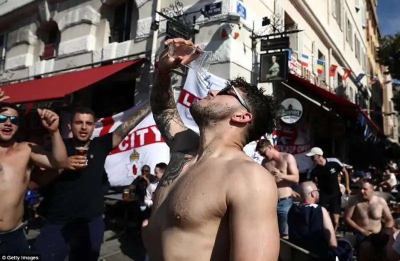 scontri inglesi francesi a marsiglia 12