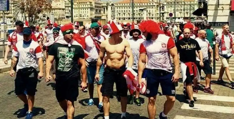 SCONTRI TRA TIFOSI DELL UCRAINA E DELLA POLONIA A MARSIGLIA -2