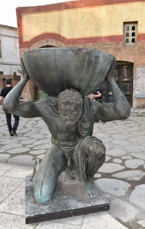 statua