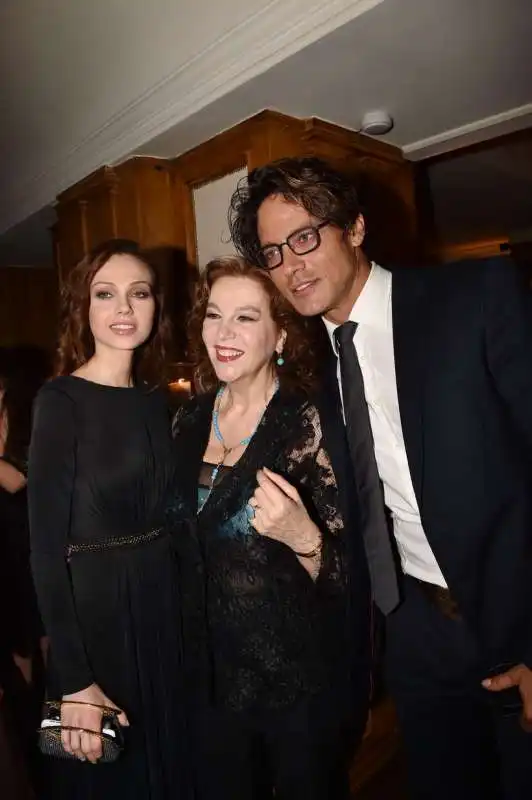 stefania sandrelli con gabriel garko e adua del vesco