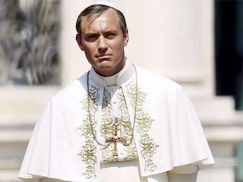 THE YOUNG POPE 3