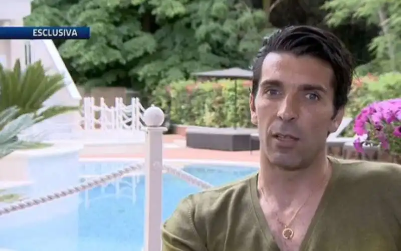 BUFFON E IL SUO HOTEL IN VERSILIA