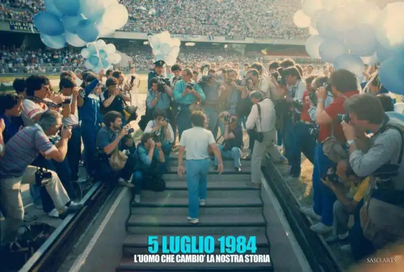 DIEGO ARMANDO MARADONA ALLA ARRIVO A NAPOLI IL 5 LUGLIO 1984