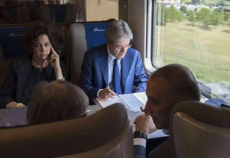 gentiloni inaugura la stazione di afragola  