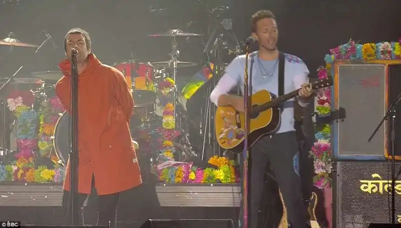 liam gallagher chris martin