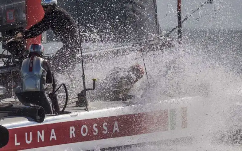 LUNA ROSSA