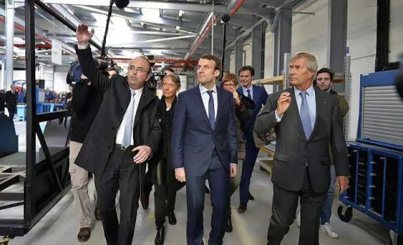 MACRON BOLLORE'