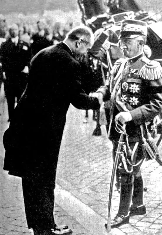 MUSSOLINI E VITTORIO EMANUELE III