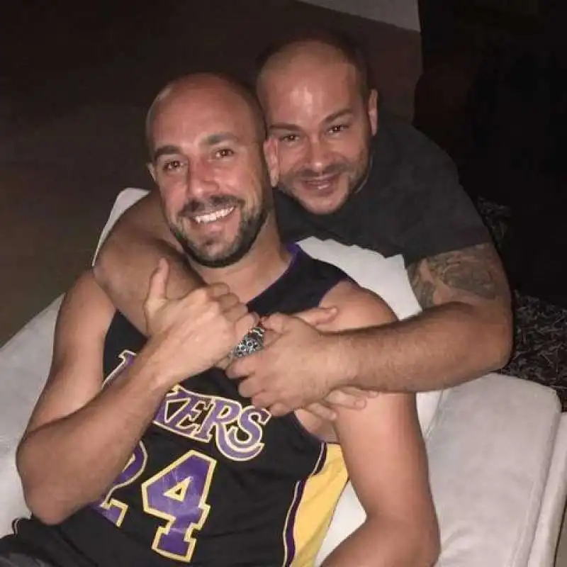 PEPE REINA CON I FRATELLI ESPOSITO E SALVATORE MAGGIO  