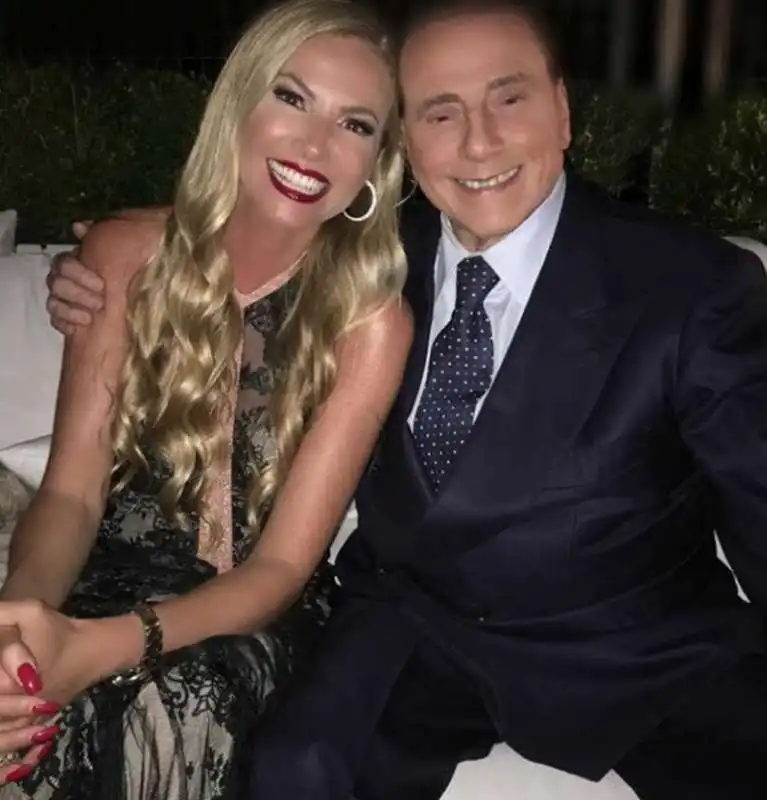 silvio berlusconi e federica panicucci 