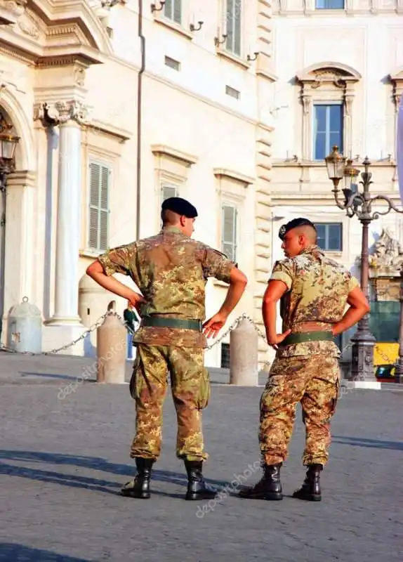 SOLDATI DI GUARDIA