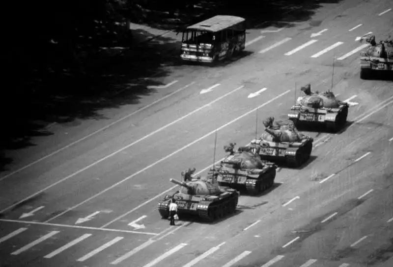 the tank man in tiananmen 1989