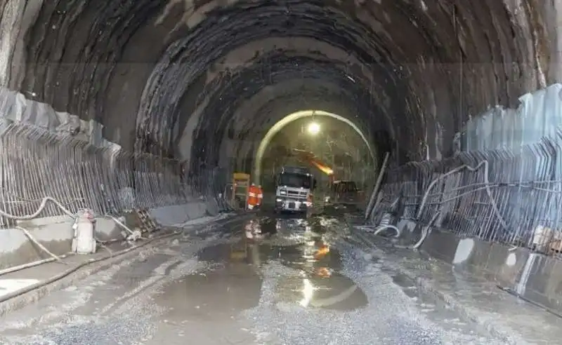 TUNNEL DI TENDA1