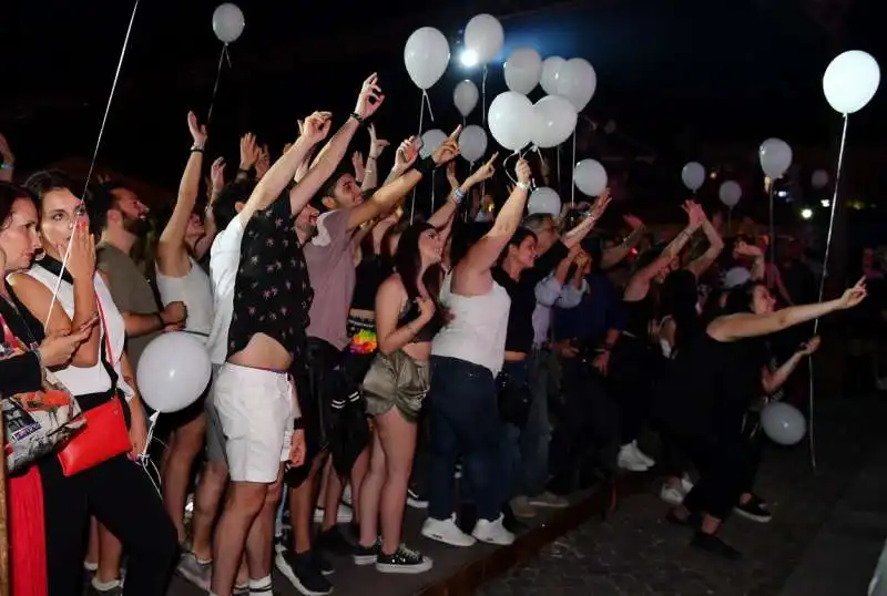 aficionados del gay village (2)