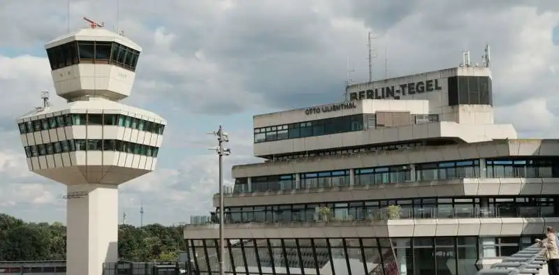 berlino   aeroporto tegel oggi