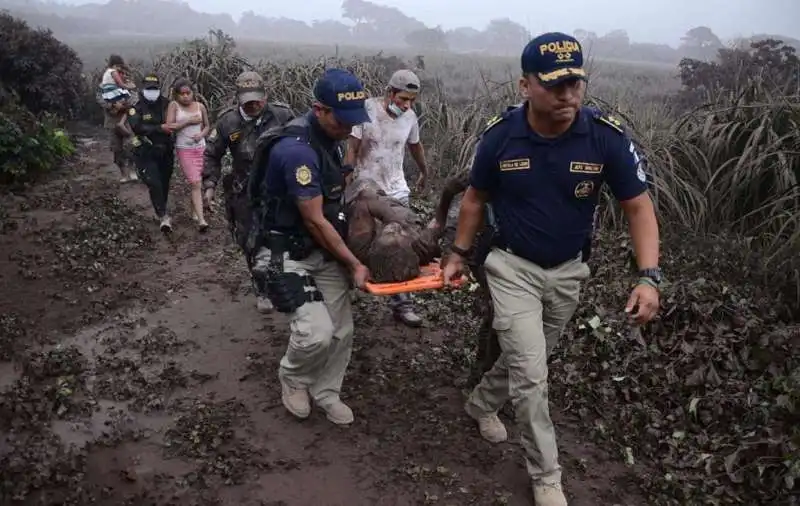 eruzione del vulcano del fuego 5