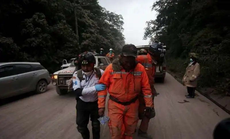 eruzione del vulcano del fuego 7