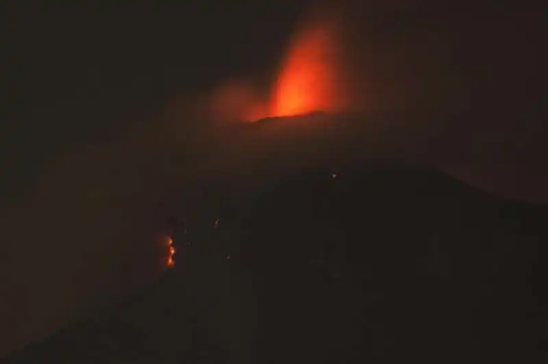 eruzione volcan de fuego 12