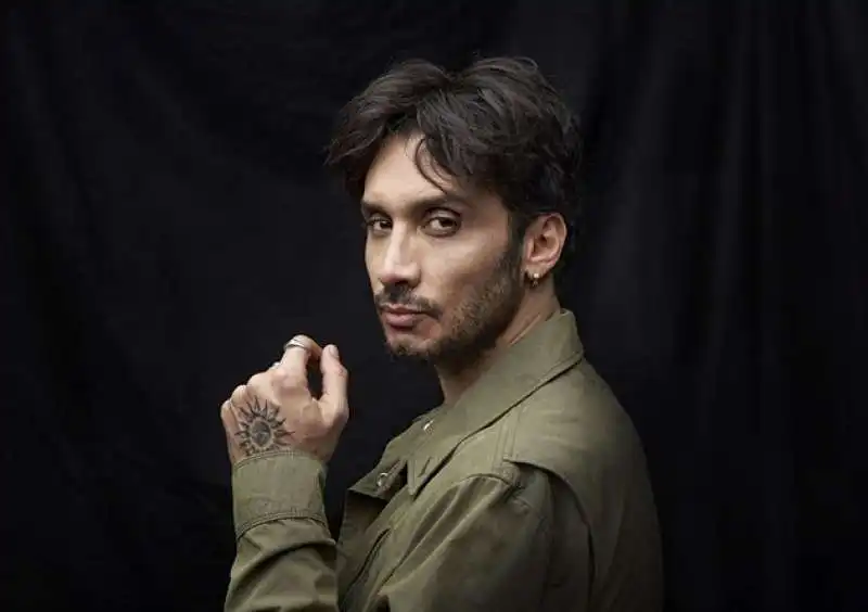 fabrizio moro