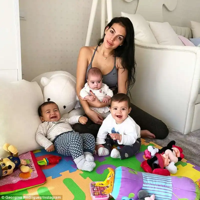 georgina rodriguez alana martina eva e mateo