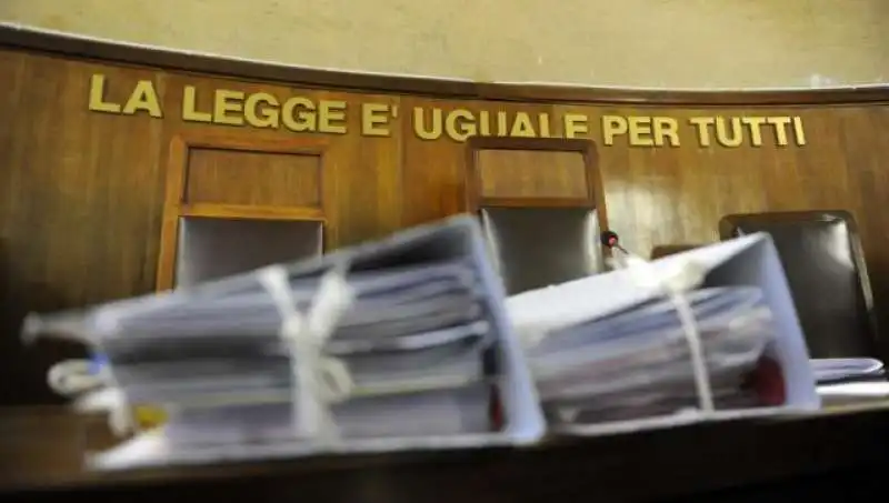 la legge e'  uguale per tutti