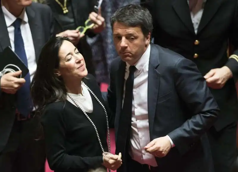 licia ronzulli in senato con renzi 