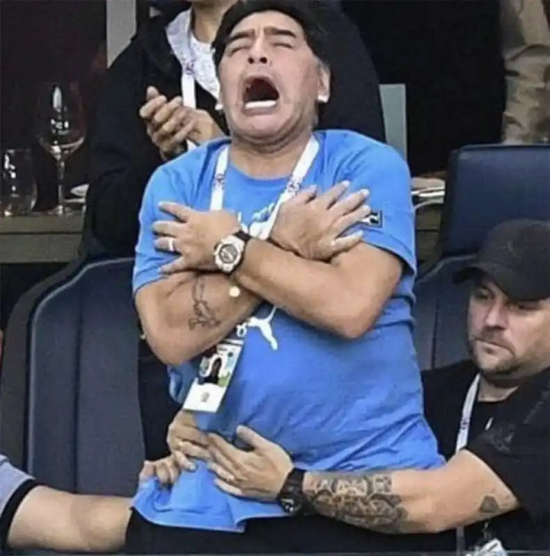 maradona durante argentina nigeria  10