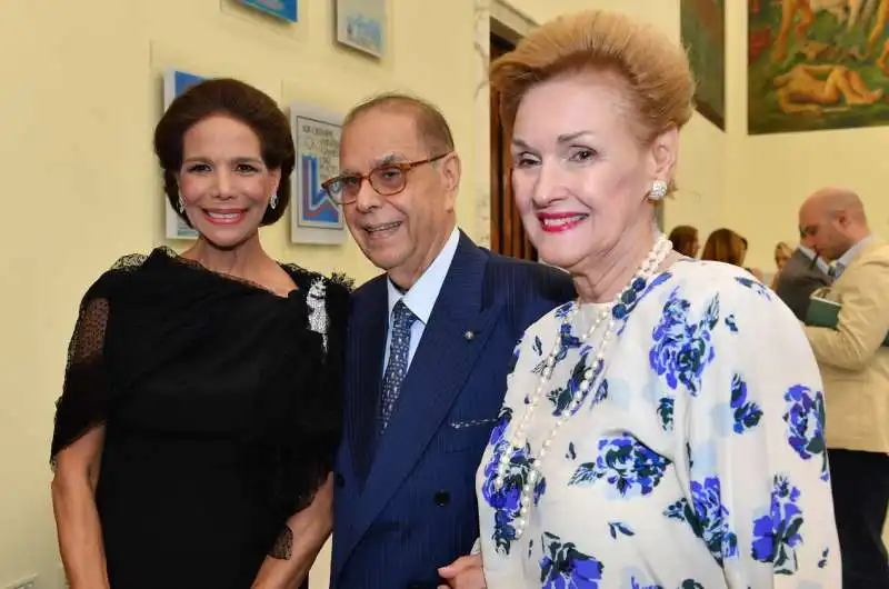 marisela federici  l ambasciatore francesco paolo fulci con la moglie claris